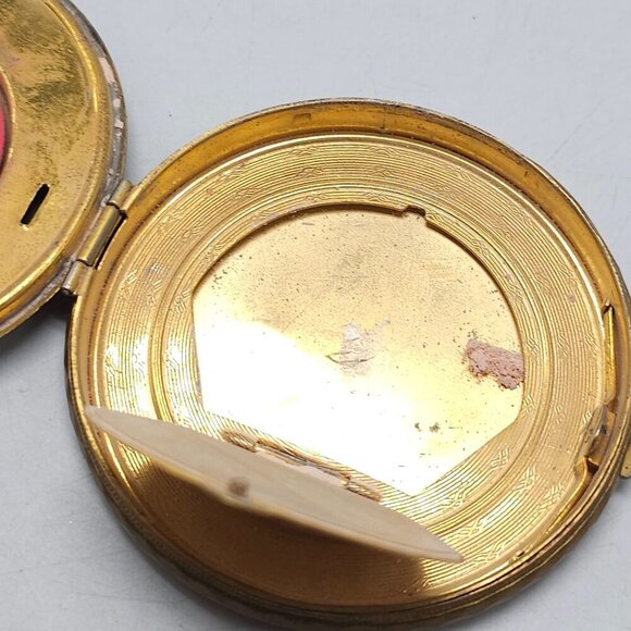 Vintage Richard Hudnut Gold Compact Case With Monogrammed Lid Ornate Design - Picture 8 of 9